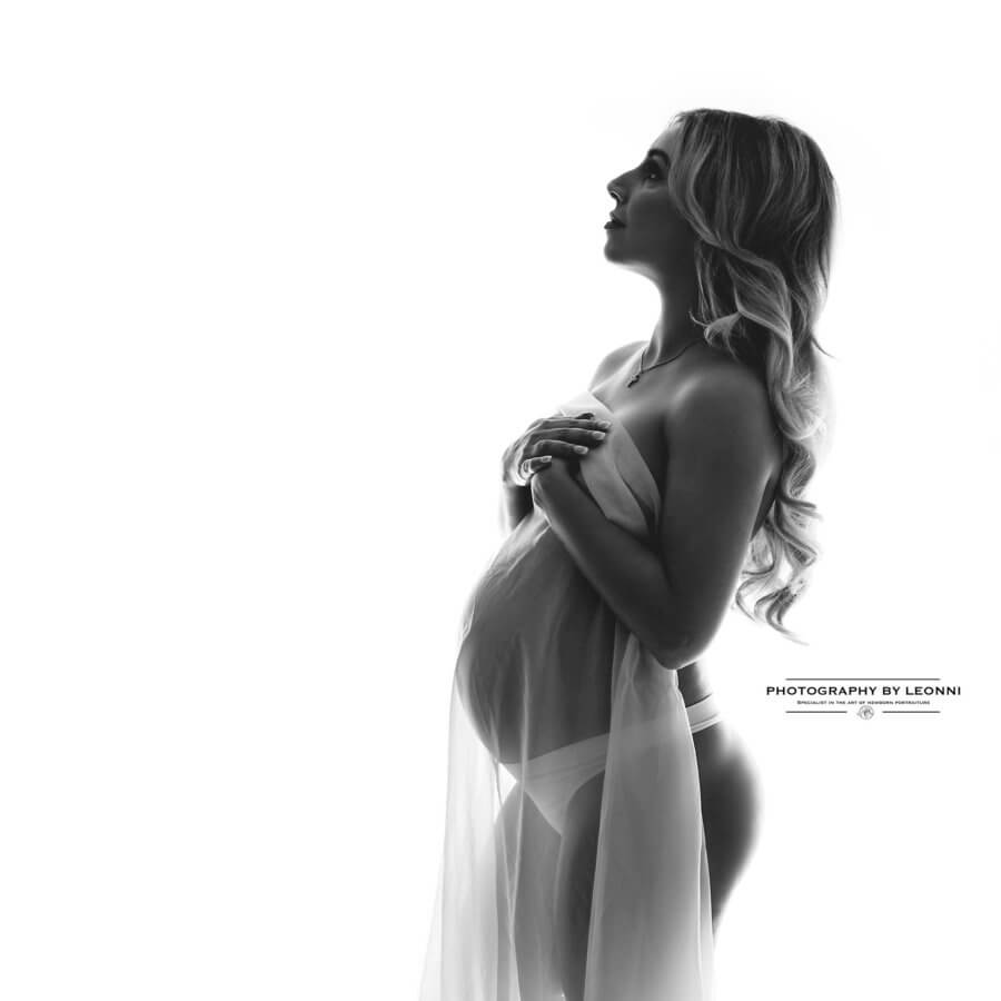 maternityphotographer stockport back lit simple 2